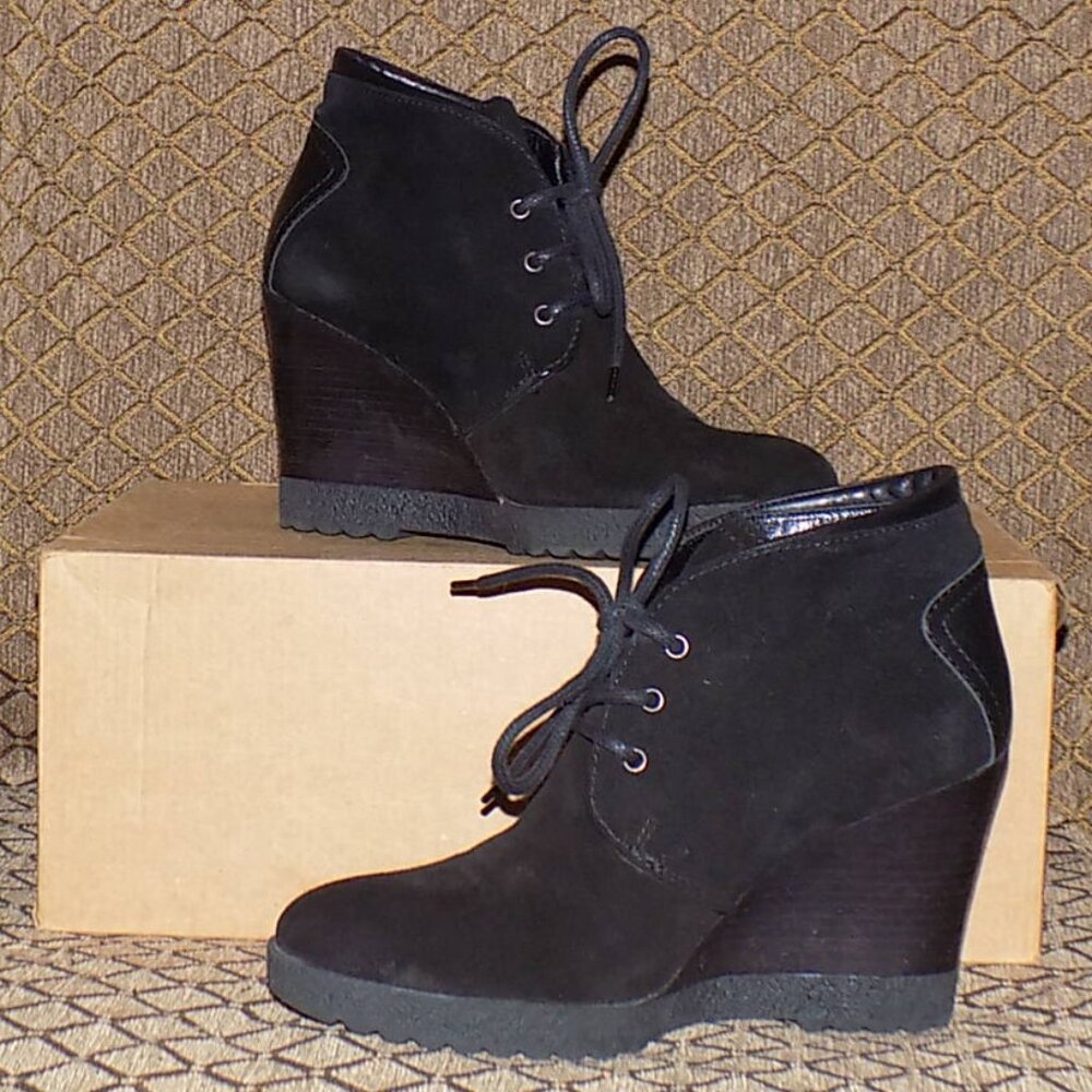 Aquatalia Cassie weatherproof chukka on stacked wedge  suede boot EU36, …